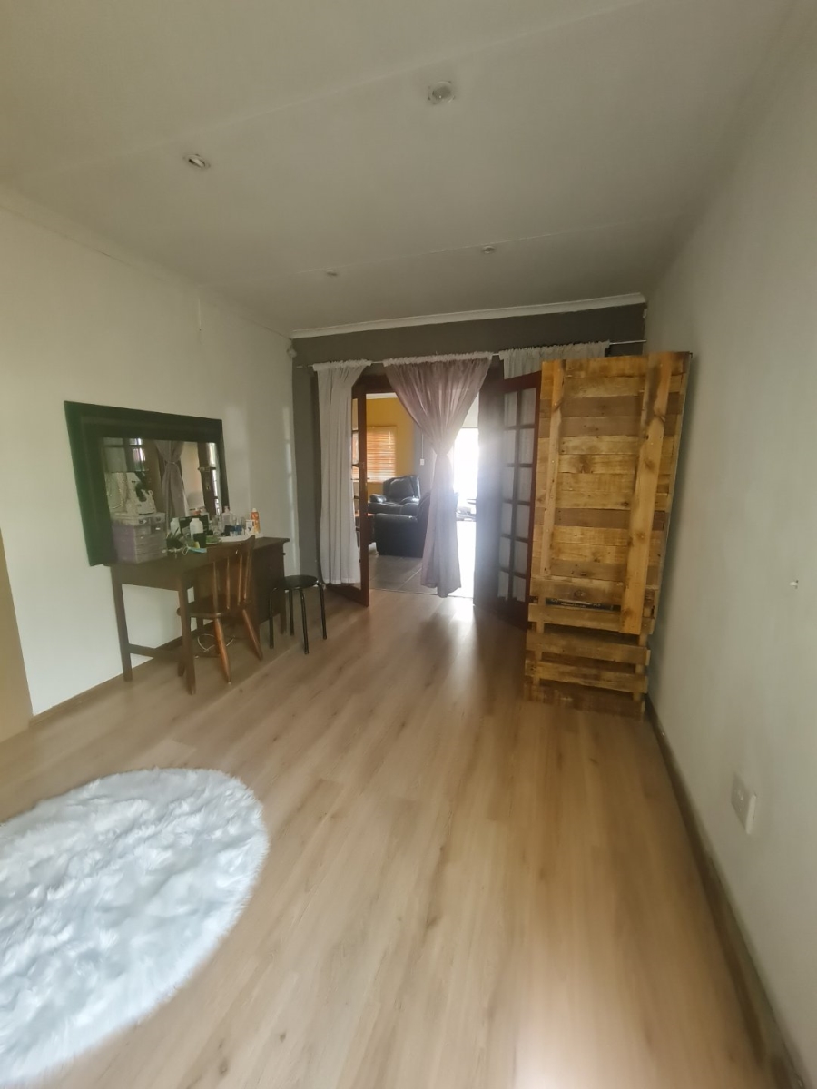 5 Bedroom Property for Sale in Sasolburg Free State